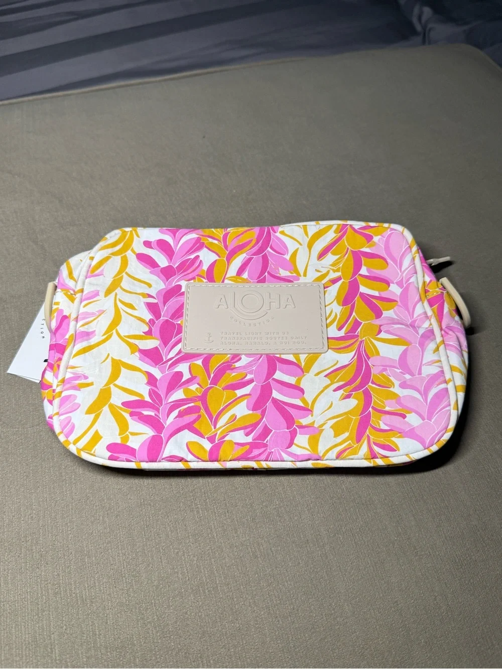 NWT RARE Aloha Collection SUPER SPECIAL LIMITED EDITION Le Tour Lei Stand Taffy